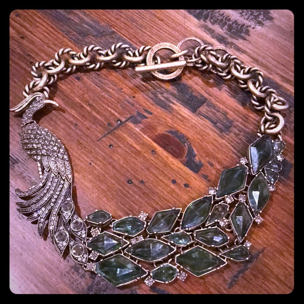 C. Wonder Vintage Look Choker